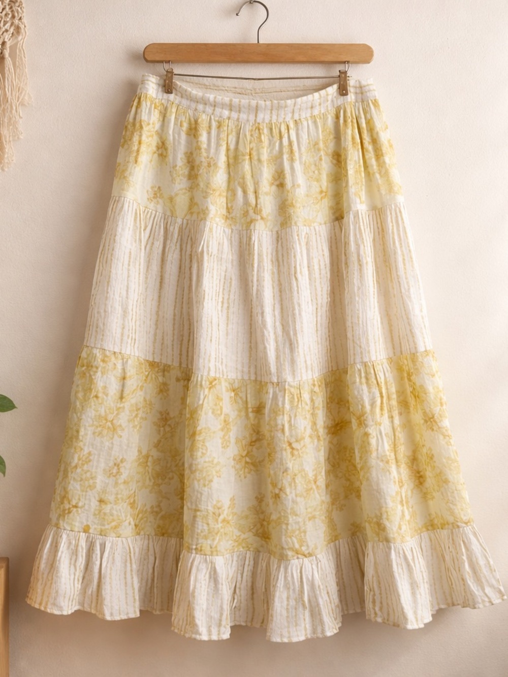 Tiered Floral Midi Skirt in Pale Yellow size small nwt - Picture 4 of 7